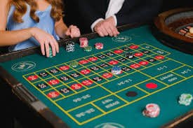 Filipino player setting up 333 Casino mobile browser session on Android phone